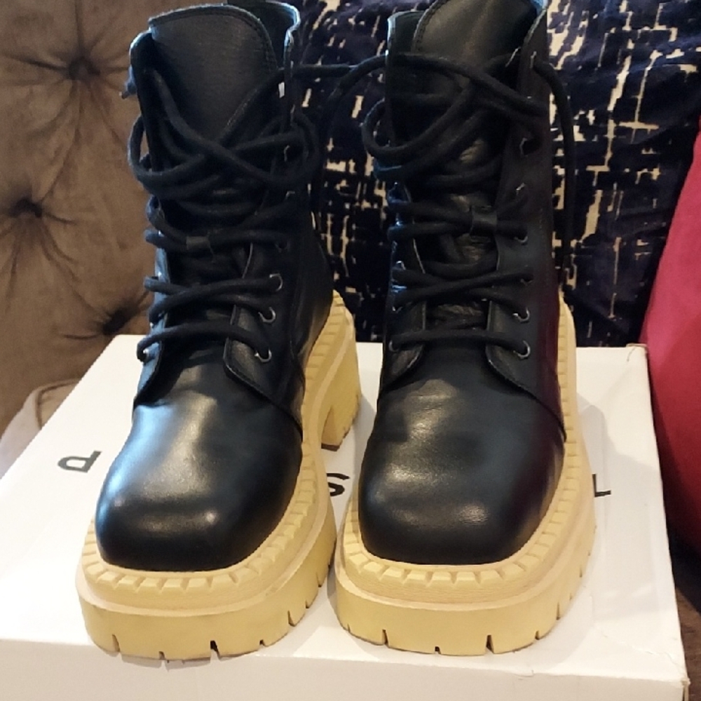 Topshop Black and Tan Lace Up Boots